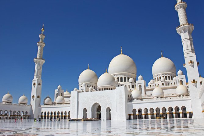 2-Day Abu Dhabi City Tour and Desert Safari with BBQ Dinner - Day 1: Abu Dhabi by mosque, corniche, and market
