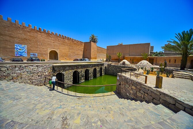 4×4 Jeep Desert Safari Tour with Lunch and Camel Ride - Guides can shape the entire day