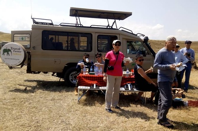 5 Day Silver Serengeti & Ngorongoro Crater & Tarangire Safari - Arusha to the Serengeti on day two