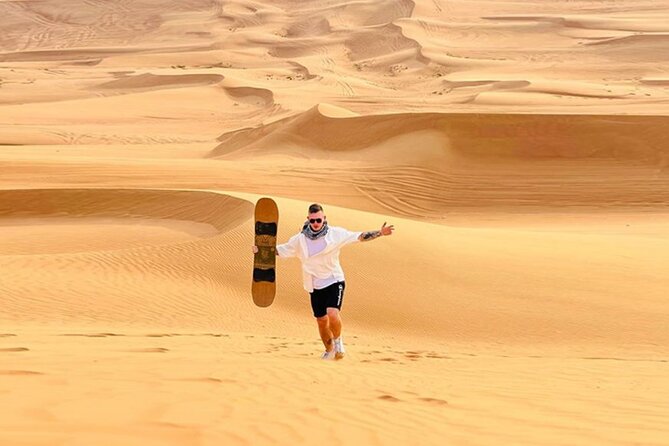 6 Hour Thrilling Desert Safari in 4x4 with Entertainment Show - A low-cost way to meet the Dubai desert