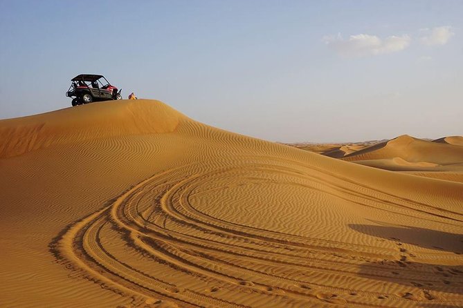 7-hour Small Group 4x4 Desert Safari Tour with Buffet Dinner in Dubai - Why Big Red makes this safari worth considering