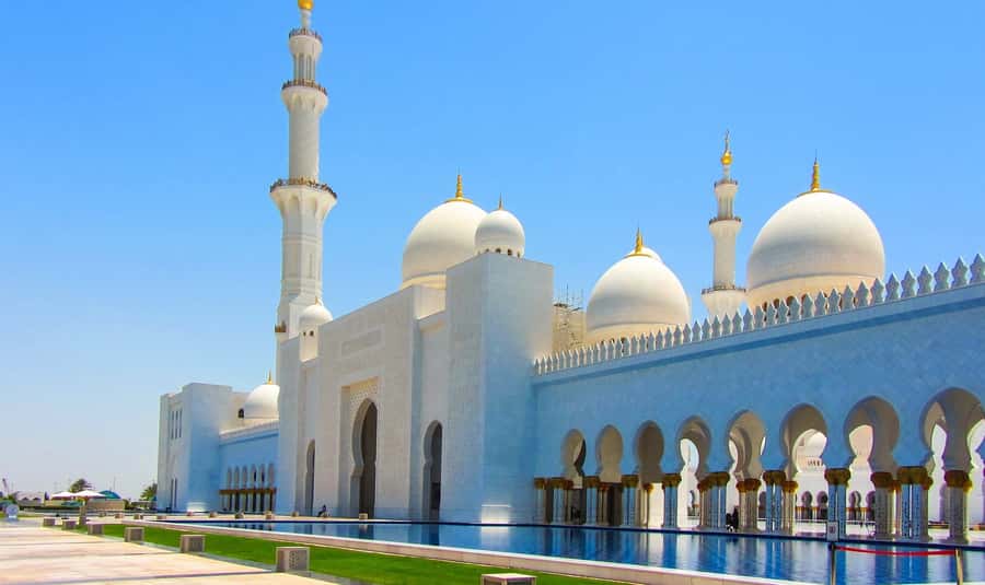 Abu Dhabi: City Tour and Desert Safari Package - Camel time and camp activities