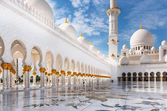 Abu Dhabi city tour & desert safari from Dubai - The Sheikh Zayed Grand Mosque deserves the time