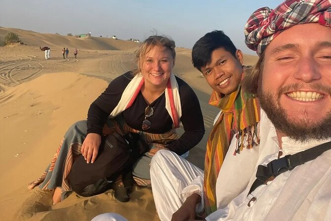 Adventure non touristic camel safari - Jiyai’s desert lake and photo stop