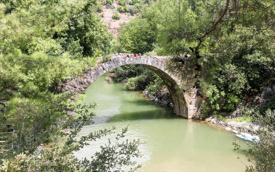 Alanya:4x4 Jeep Safari and Cave Tour With Lunch At Dim River - Dim River is the day’s natural pause