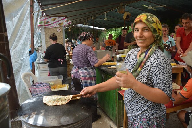 Alanya Jeep Safari - A 90-minute lunch stop