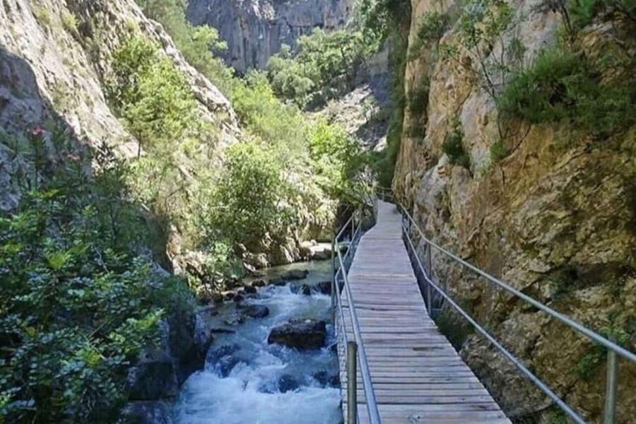 Alanya Jeep Safari: Waterfalls, Canyon & Dim River - Meeting the orange jeeps near Alanya