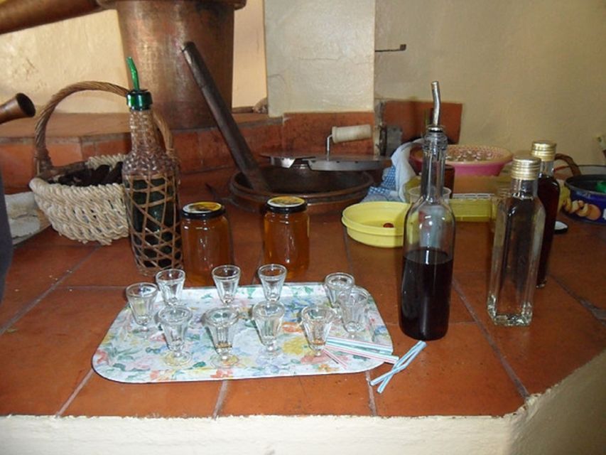 Algarve Full-Day Jeep Safari Tour with Lunch - Lunch with piri piri and plenty to drink