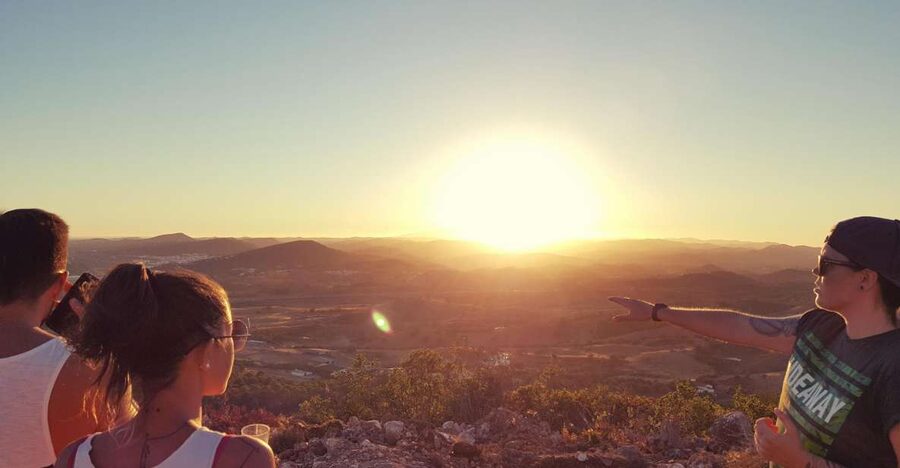 Algarve: Sunset Jeep Safari Tour - Villages, streams, and old Algarve customs