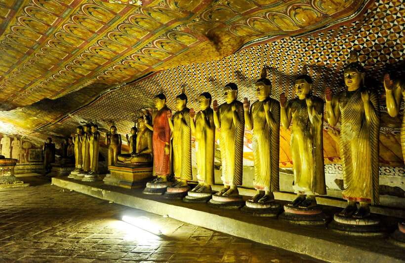 Colombo/Negombo: Sigiriya, Dambulla, and Minneriya Safari - Dambulla Cave Temple: art, silence, and bare feet