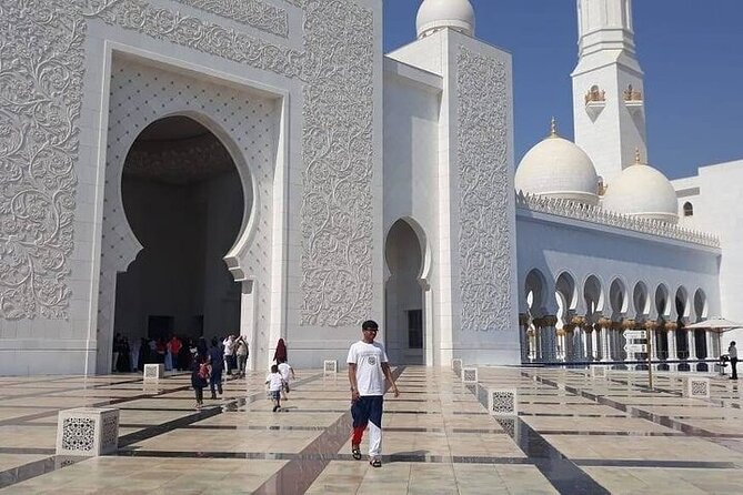 Combo Tour: Grand Mosque Visit & Dubai Desert Safari Experience - Lahbab Camp Brings Dinner and Entertainment