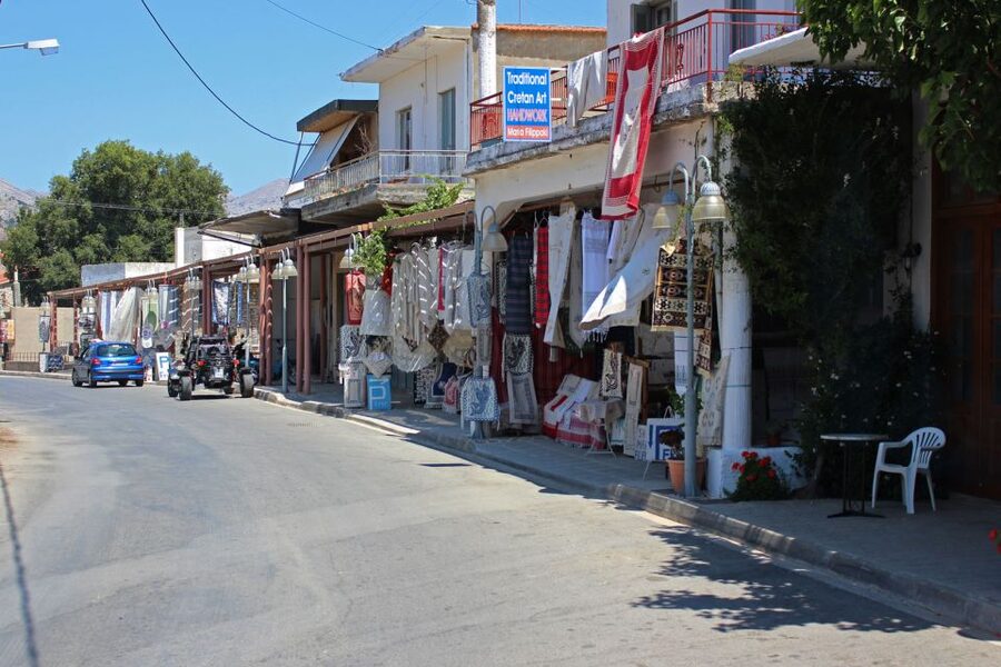 Crete: Land Rover Safari Through Katharo Plateau - Guides, group size, and the feel of the ride