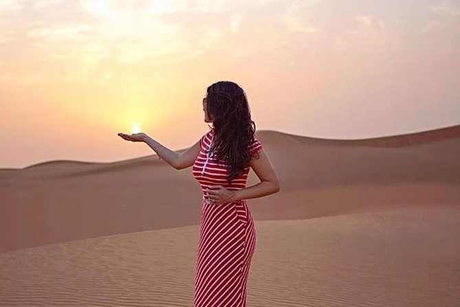 Desert Safari 4X4 Experience from Dubai - Belly dance, tanoura, and fire performances