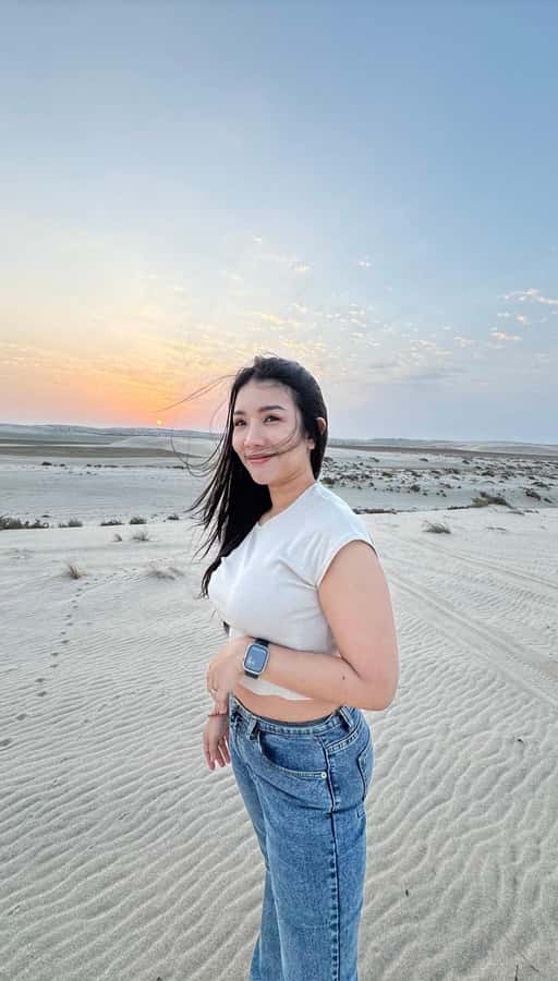 Doha: Desert Safari, Adventure, Sandboarding and Camel Ride - Two hours of dune bashing in a Land Cruiser