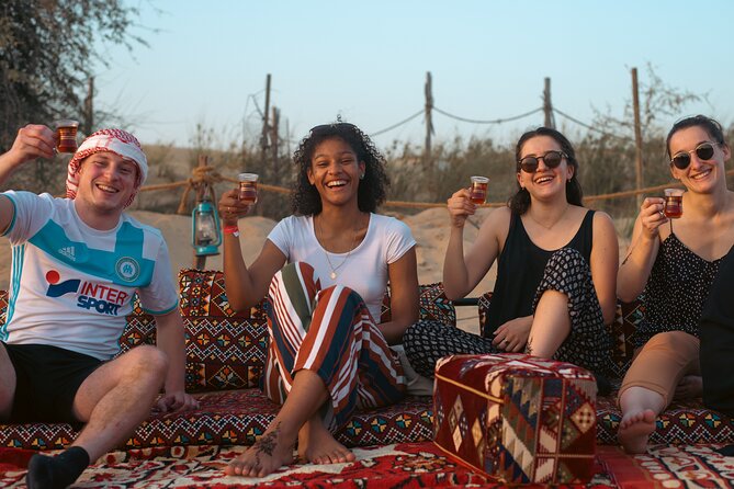 Dubai: Al Marmoom Oasis Vintage Safari: Camels, Stargazing & Meal - Stargazing after the desert meal