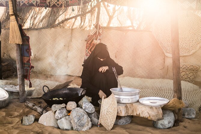 Dubai: Bedouin Culture Safari - A 15-minute camel ride to the village