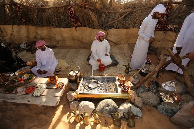 Dubai: Bedouin Culture Safari - Traditional Emirati breakfast and Bedouin storytelling