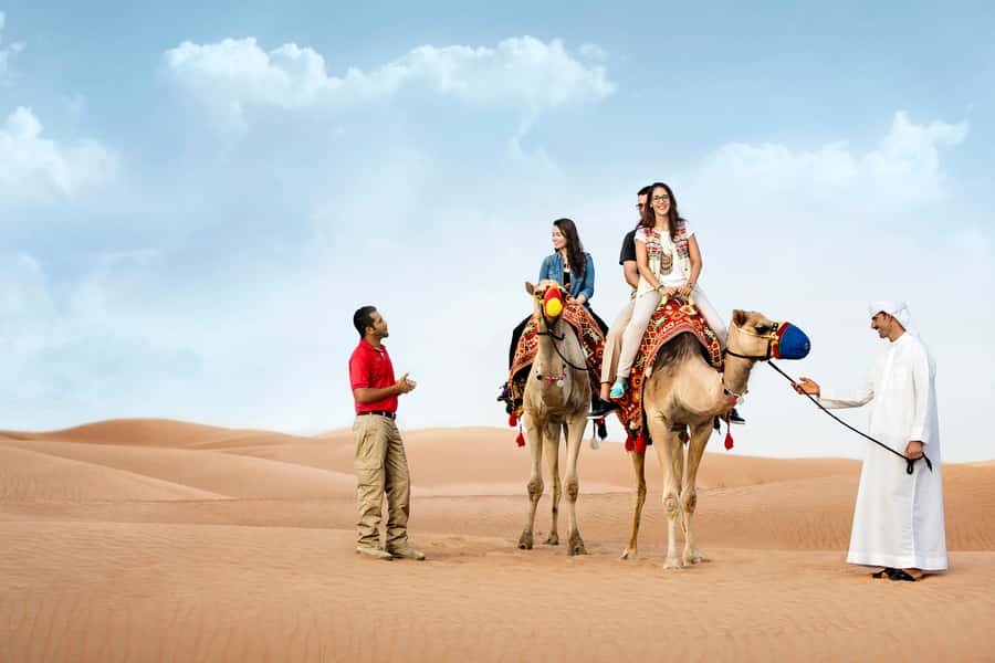 Dubai: Camel Safari, Wildlife & Lakeside Breakfast - Hotel pickup and the 45-minute ride