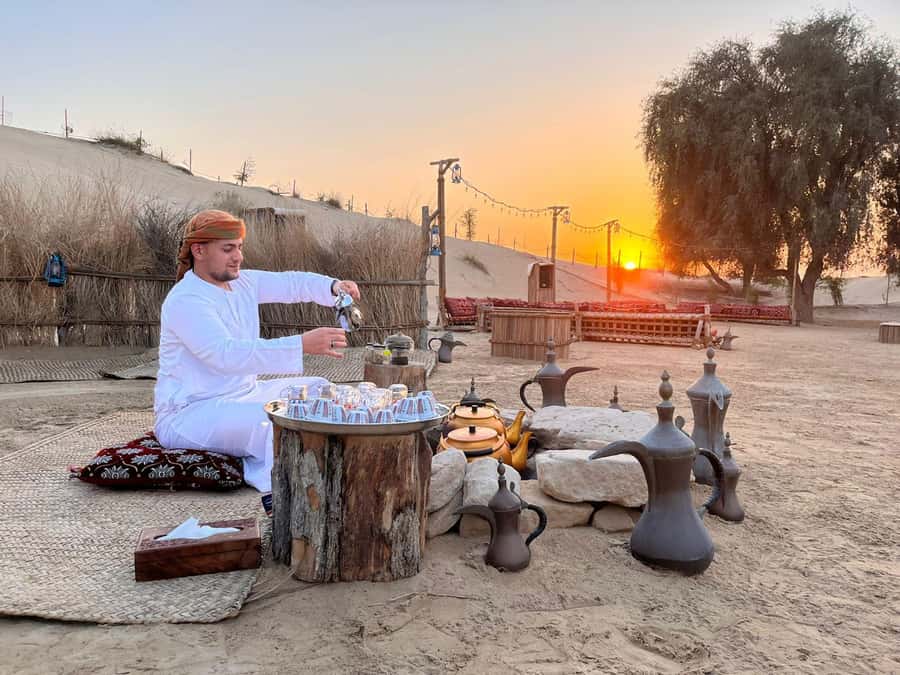 Dubai: Heritage Safari, Camel Ride & Al Marmoom Oasis Dinner - Sunset, falcons, and evening performances