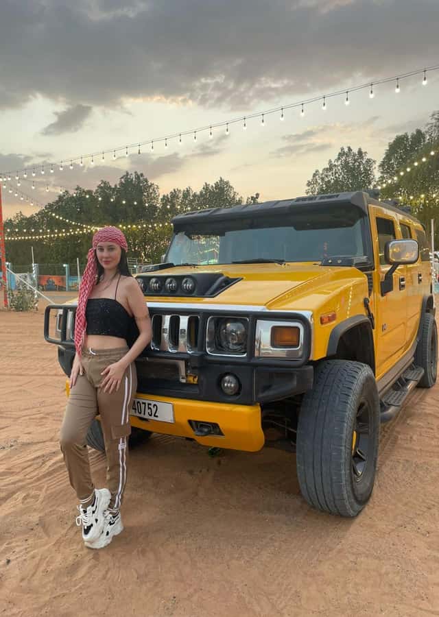 Dubai Hummer Safari Adventure & Traditional Dress Photoshoot - Fire, belly dance, and Tanura performances