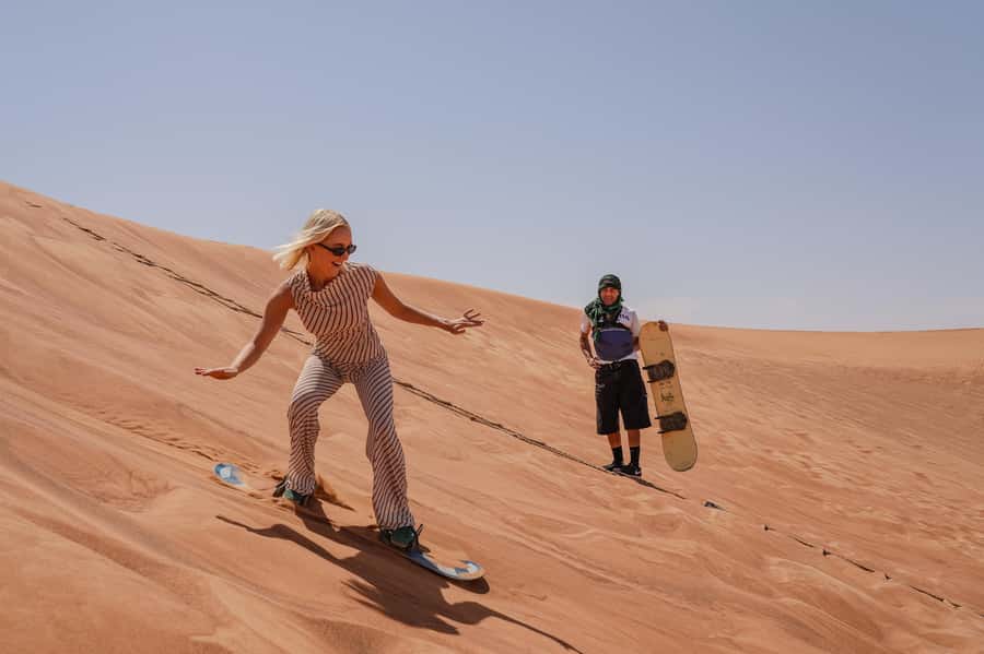 Dubai: Overnight Safari with Luxury Dome Stay & Stargazing - BBQ dinner beneath the night sky