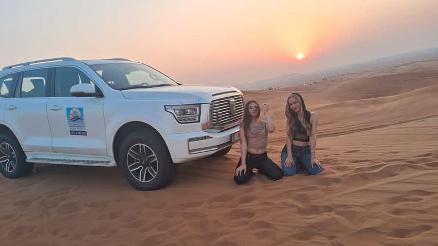 Dubai: Red Dunes Desert Safari with Premium Camp BBQ & Shows - The 30 to 35 minute 4x4 dune drive