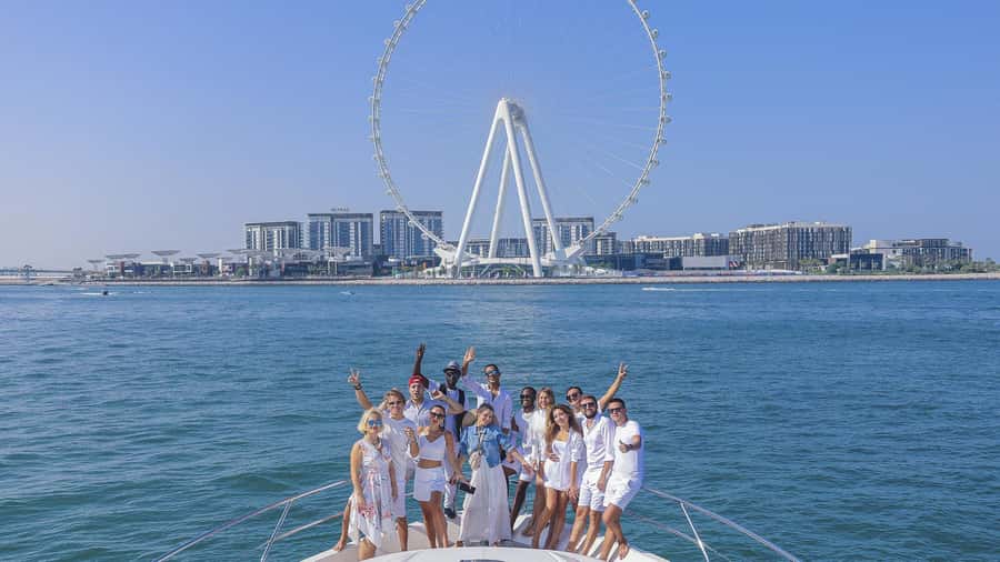 Dubai Waves & Dunes: Luxury Yacht Cruise w/ Red Dunes Safari - Choosing the one-hour Marina yacht cruise