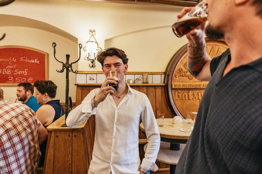 Düsseldorf: Altbier-Safari Beer Walking Tour - Why Düsseldorf Altbier deserves its own tour