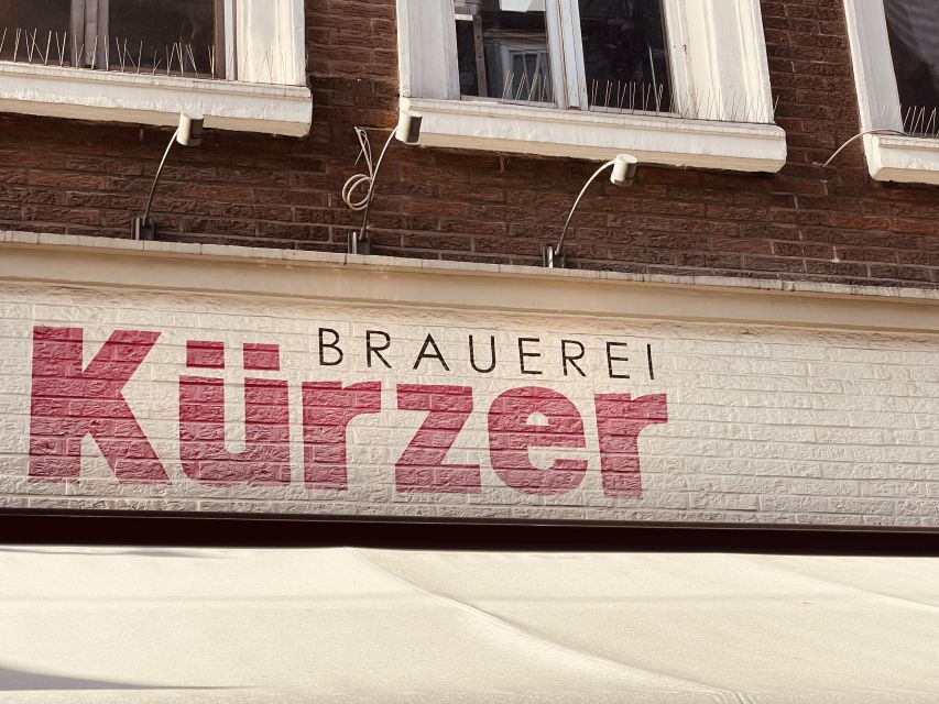 Düsseldorf: Altbier-Safari Beer Walking Tour - Füchschen on Ratinger Straße