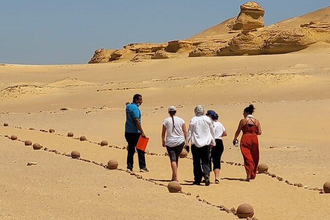Fayoum Adventure: Whales Valley,4x4 Desert Safari & Wadi Rayan - A 4x4 ride across the Fayoum desert