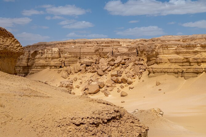 Fayoum Oasis Adventure 4WD Desert Safari with Traditional Lunch - Wadi Al-Hitan and the story inside the whale bones