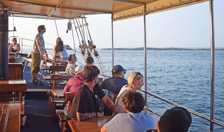Fazana: Dolphin Finder in Brijuni islands Safari with Dinner - Brijuni National Park from the water