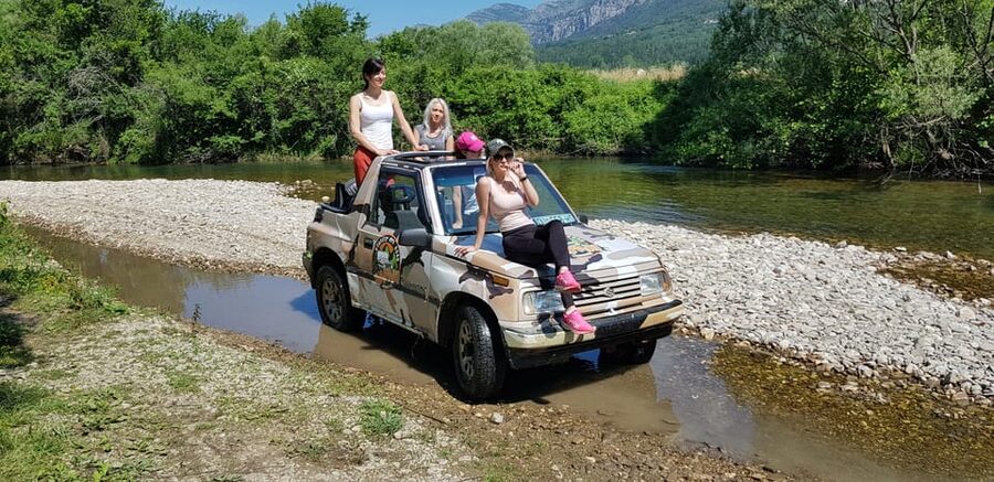 From Cavtat: Konavle Valley Off-Road Jeep Safari with Lunch - Who will enjoy this most?