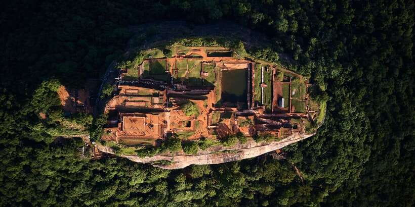 From Colombo: Sigiriya and Dambulla Day Trip with Safari - The Hiriwadunna choice: village life or wildlife