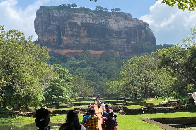 From Colombo to Sigiriya Fortress, Dambulla & Minneriya Safari - Dambulla Cave Temple on the return route