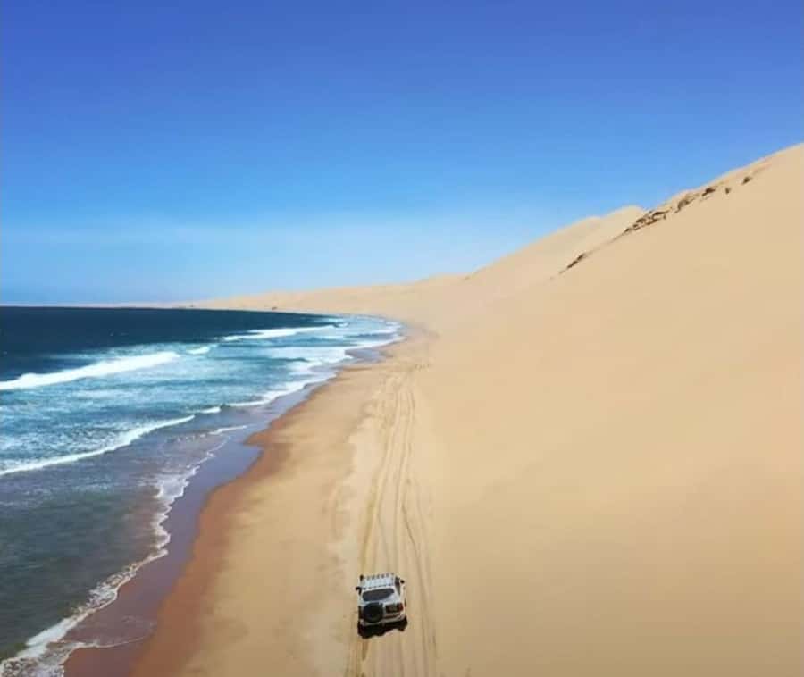 From Doha: Inland Sea Desert Safari with All Activities - Dune bashing in a Land Cruiser