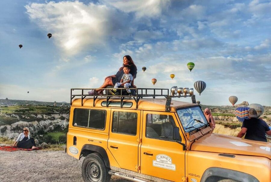 From Göreme/Ürgüp: Cappadocia Jeep Safari Sunrise or Sunset - Photography, dust, and what to wear