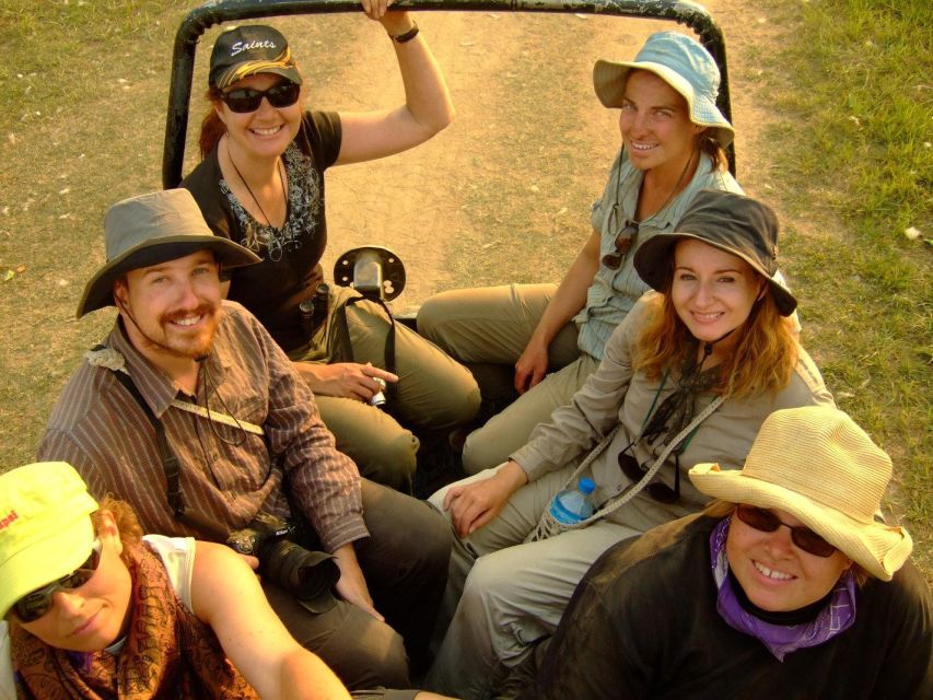 From Kathmandu/Pokhara: 3-Day All-Inclusive Chitwan Safari - Two nights at the jungle hotel