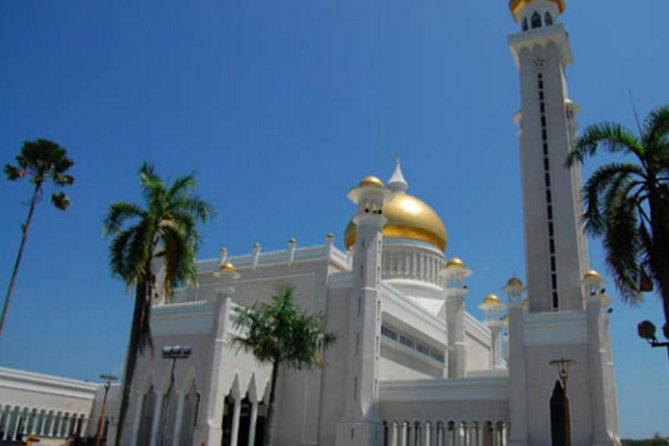 Full Brunei Experience - City Excursion - Water Village and Mangrove Safari - Royal Regalia Building: Brunei’s royal story indoors