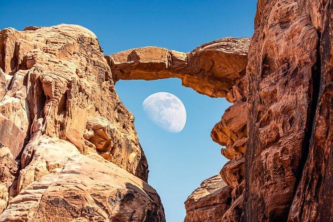 Full-Day Jeep Safari "Wadi Rum Highlights!" w/ Bedouin Lunch - Lunch in a Bedouin Setting