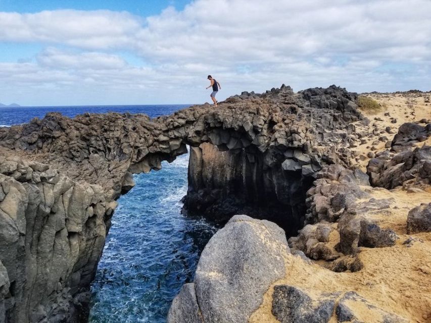 Graciosa Island: Jeep Safari Playa De las Conchas - Los Arcos de Los Caletones and the island’s volcanic edge