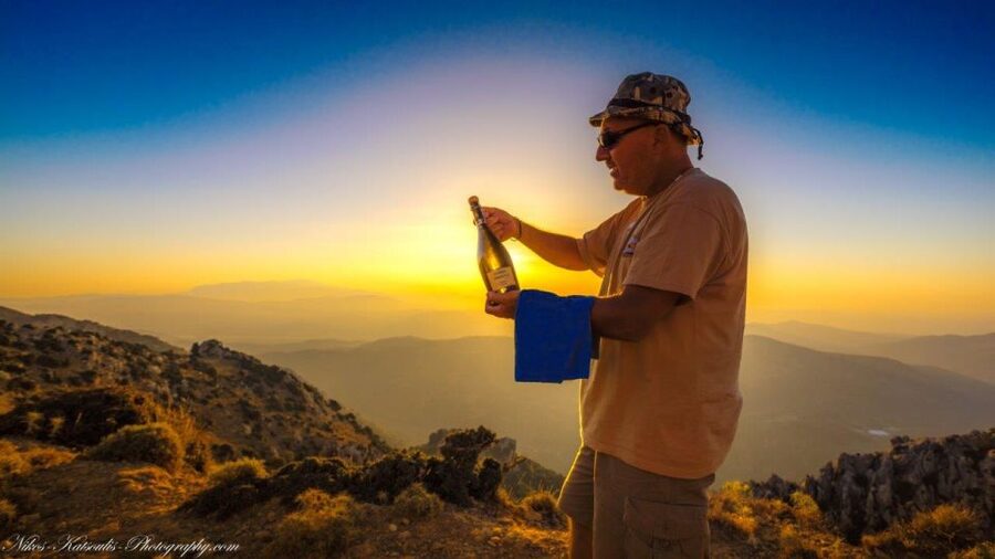 Heraklion: Sunset Safari with Dinner & Prosecco - Kastamonitsa, raki, and olive oil