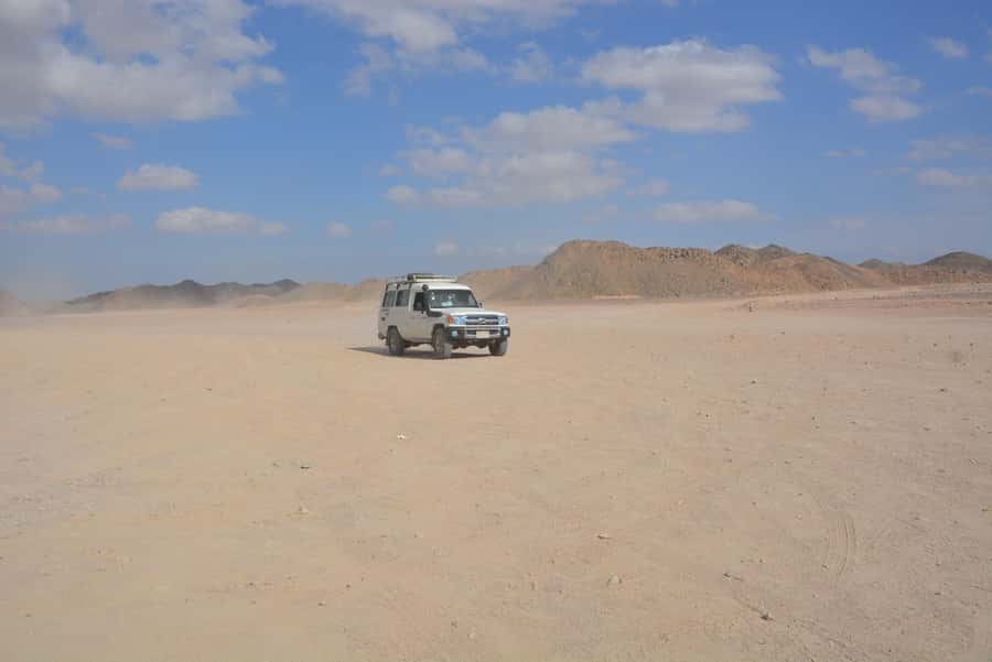 Hurghada: Jeep Safari with Camel Ride, Dinner and Show - Setting out from Hurghada into the desert