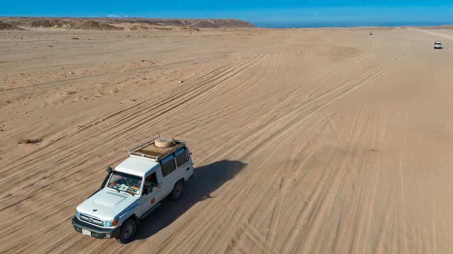 Hurghada: Jeep Safari with Camel Ride, Dinner and Show - Dinner after the dust and road