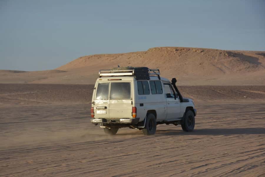 Hurghada: Jeep Safari with Camel Ride, Dinner and Show - Guides, safety, and the human side