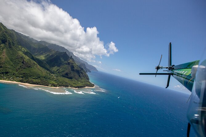 Kauai Deluxe Waterfall Safari: Helicopter Tour - Waterfalls, beaches, and Jurassic Falls