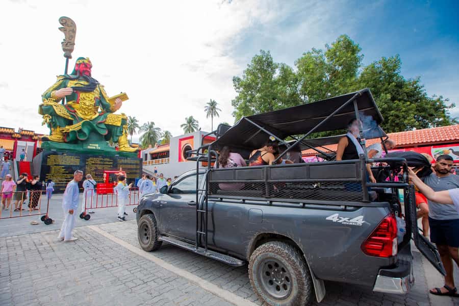 Koh Samui Adventure: Hidden Gems & 4x4 Safari Tour /w Lunch - Rubber tapping and coconut farming