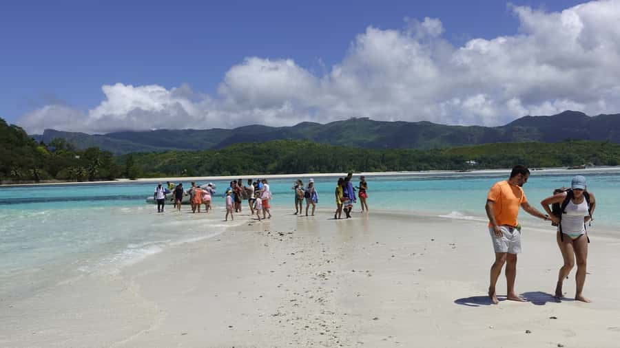 Mahe: St.Anne Marine National Park Reef Safari with Lunch - A Creole buffet with guitar music