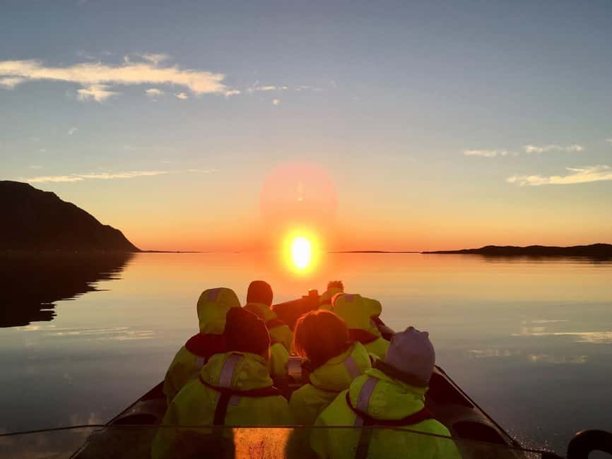 Midnight sun safari - Leaving Henningsvær at 9 p.m.