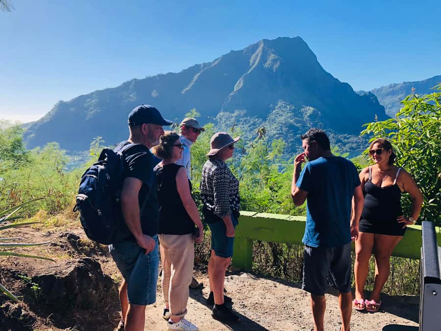 Moorea:4X4 safari excursion between land and sea with lunch - Magic Mountain: Moorea’s first big view